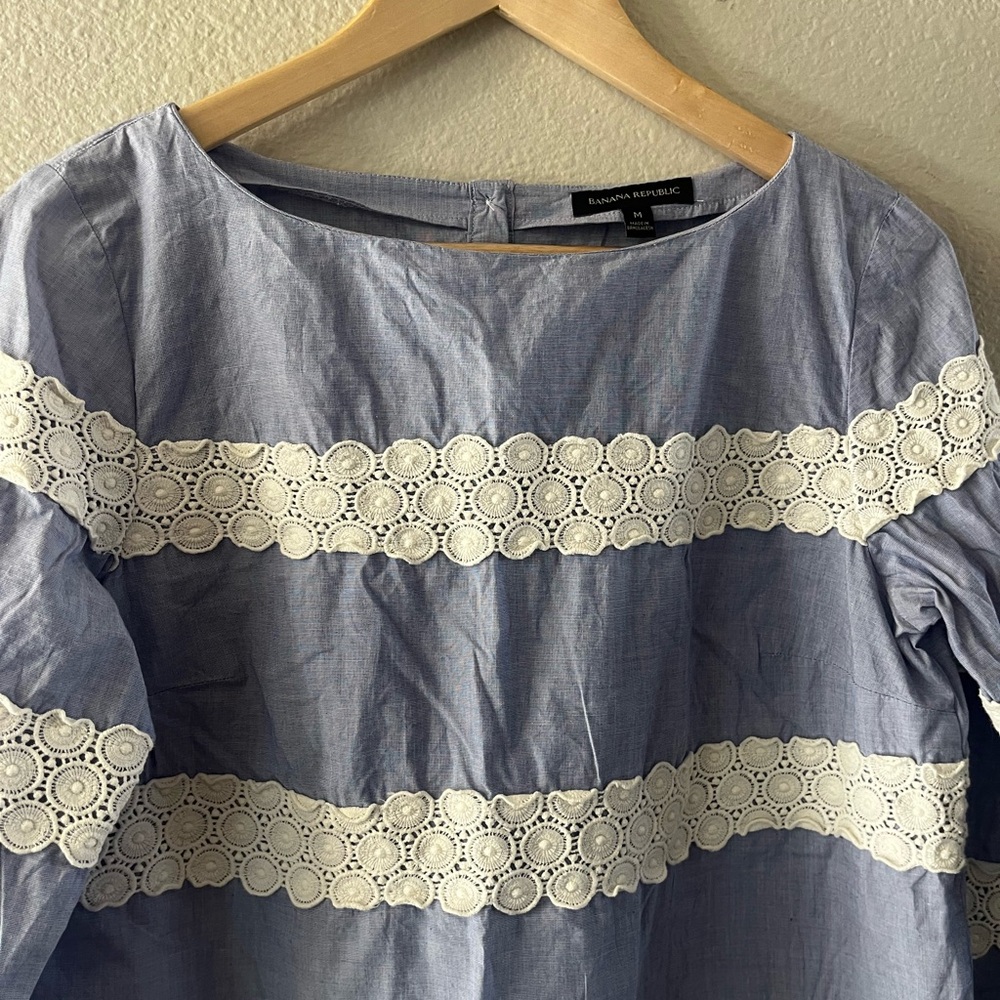 Banana Republic SZ Medium Lace Stripe Blouse Top Blue Chambray 3/4 Sleeve - Picture 4 of 16